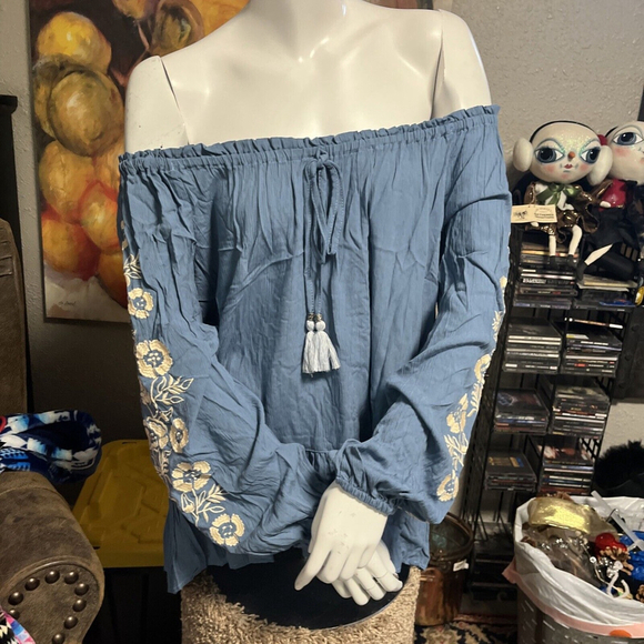 NWT Women’s Boho Embroidered Blue Blouse By Lola P Nwt - Picture 4 of 12
